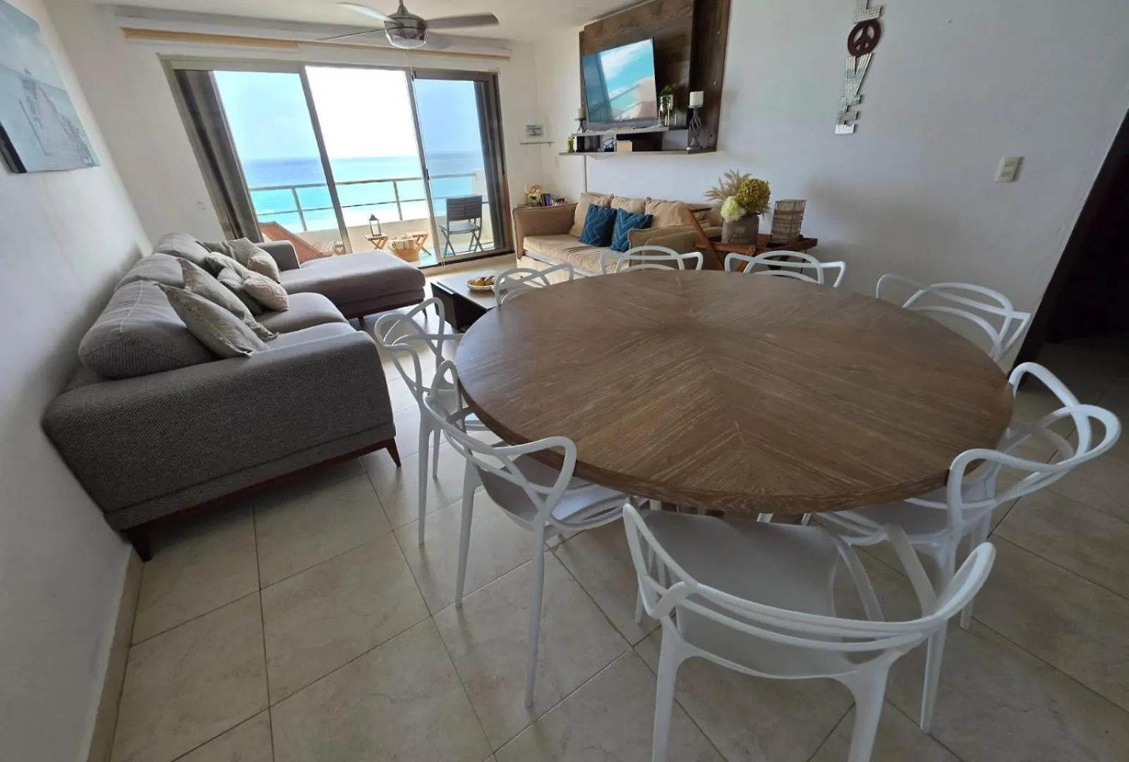 Perfect Vacation Getaway,Ocean View,Wifi, Beach Cancún 0*,  México